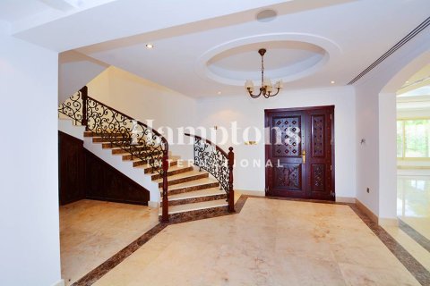 Vilă de închiriat în Emirates Hills, Dubai, EAU 5 dormitoare, 727.80210200 mp.  №651286 - poză 26