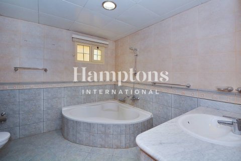 Vilă de închiriat în Emirates Hills, Dubai, EAU 5 dormitoare, 727.80210200 mp.  №651286 - poză 12