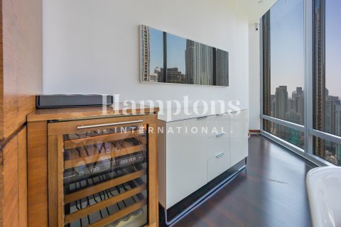 דירה להשכרה ב Burj Khalifa, Dubai, איחוד האמירויות  2 חדרי שינה, 143.62803800 מ"ר, מספר 651116 - תמונה 27