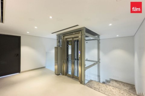 Vilë në Dubai, Emiratet e Bashkuara Arabe 5 dhoma gjumi, 464.8 m2. № 630510 - Foto 8