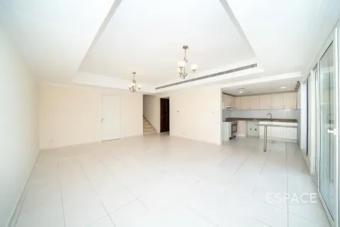 Üürile anda villa asukohaga The Springs, Dubai, AÜE: 3 magamistoaga, 228 m² Nr 738097 - pilt 3