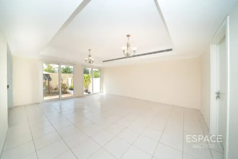 Üürile anda villa asukohaga The Springs, Dubai, AÜE: 3 magamistoaga, 228 m² Nr 738097 - pilt 2