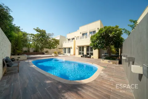 Вилла Meadows, Дубай, БАӘ-да 5 жатын бөлмелер, 353 м² № 738102 - фото 1