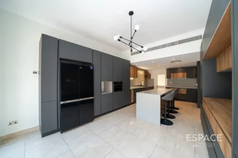 Вилла Meadows, Дубай, БАӘ-да 5 жатын бөлмелер, 353 м² № 738102 - фото 3
