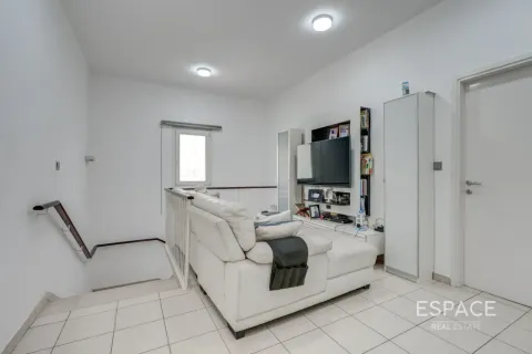 Villa in Meadows, Dubai, UAE 3 bedrooms, 307 sq.m. № 738099 - photo 13