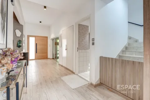 Villa in Meadows, Dubai, UAE 3 bedrooms, 307 sq.m. № 738099 - photo 3