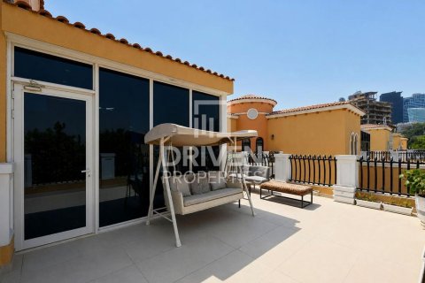 Villa sa Jumeirah Park, Dubai, UAE 6 silid-tulugan, 799.99 sq.m. № 762134 - larawan 29