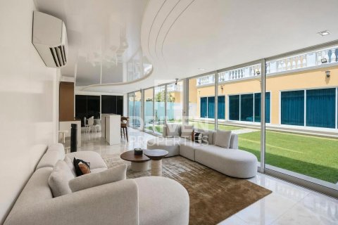Villa sa Jumeirah Park, Dubai, UAE 6 silid-tulugan, 799.99 sq.m. № 762134 - larawan 2