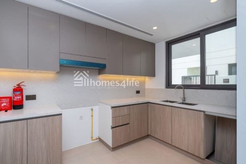 Vila v Tilal Al Ghaf, Dubai, SAE 4 spálne, 317 m2 č. 705210 - Fotografia 3