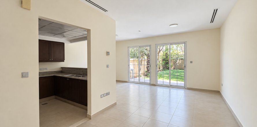 阿联酋 Dubai Jumeirah Village Triangle 联排别墅  1 卧, 155.06 平方米 , 编号 764287