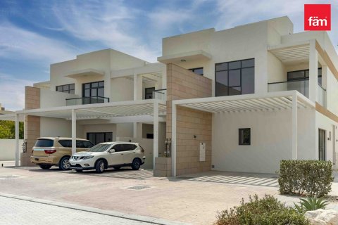Townhouse in Dubai, UAE 4 bedrooms, 180.2 sq.m. № 635621 - photo 2