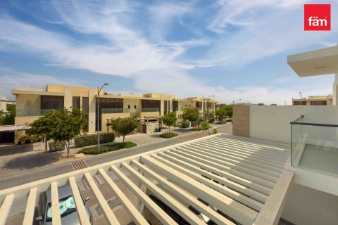 Townhouse in Dubai, UAE 4 bedrooms, 180.2 sq.m. № 635621 - photo 18