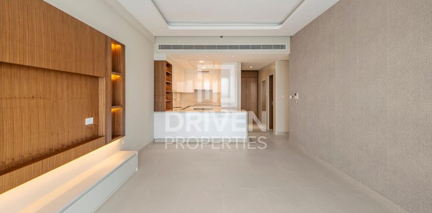 Apartment in Al Wasl, Dubai, UAE 2 bedrooms, 132 sq.m. № 683965
