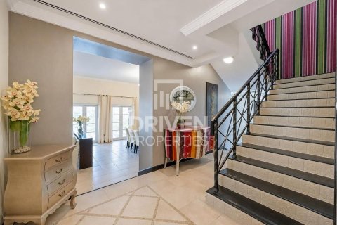 Üürile anda villa asukohaga The Villa, Dubai, AÜE: 4 magamistoaga, 606.01 m² Nr 765506 - pilt 1