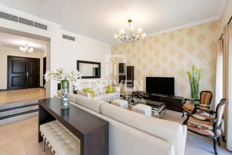Üürile anda villa asukohaga The Villa, Dubai, AÜE: 4 magamistoaga, 606.01 m² Nr 765506 - pilt 2