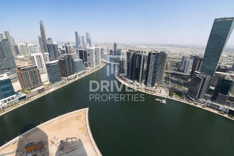 Business Bay, Dubai, UAE의 임대용 아파트 침실 4개, 240.71제곱미터 번호 765510 - 사진 17