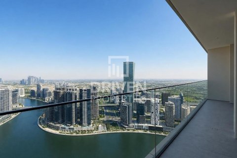 Business Bay, Dubai, UAE의 임대용 아파트 침실 4개, 240.71제곱미터 번호 765510 - 사진 19