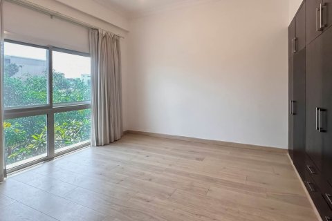 Vila di Al Barsha, Dubai, UAE 4 bilik tidur, 367.25 meter persegi № 748891 - foto 20