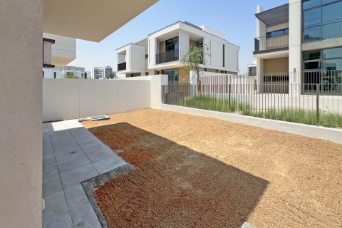 Vila u gradu Al Furjan, Dubai, UAE 4 spavaće sobe, 336 m2 Br. 677396 - Slika 2