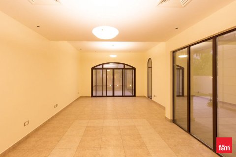 Rumah bandar di Dubai, UAE 4 bilik tidur, 385.5 meter persegi № 721356 - foto 12