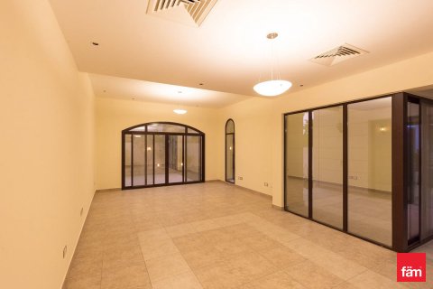Rumah bandar di Dubai, UAE 4 bilik tidur, 385.5 meter persegi № 721356 - foto 13