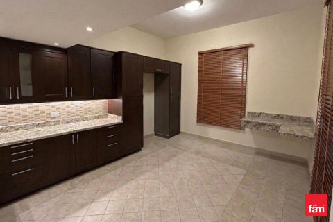 Rumah bandar di Dubai, UAE 4 bilik tidur, 385.5 meter persegi № 721356 - foto 2