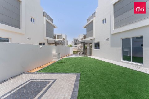 Rumah bandar di Dubai, UAE 4 bilik tidur, 242.3 meter persegi № 721354 - foto 2