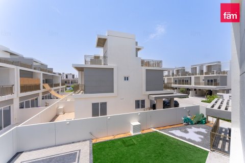 Rumah bandar di Dubai, UAE 4 bilik tidur, 242.3 meter persegi № 721354 - foto 5