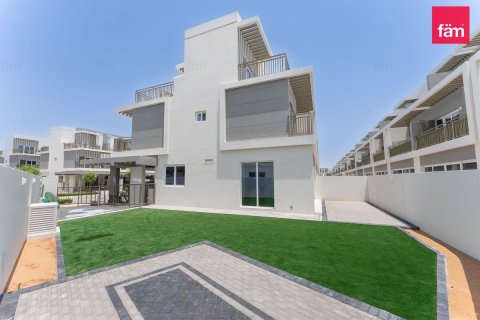 Rumah bandar di Dubai, UAE 4 bilik tidur, 242.3 meter persegi № 721354