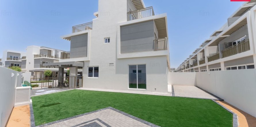 Rumah bandar di Dubai, UAE 4 bilik tidur, 242.3 meter persegi № 721354