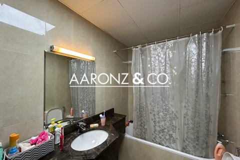 Apartment til salg i Al Furjan, Dubai, UAE 2 soveværelser, 142.6 kvm № 670704 - foto 9