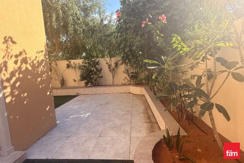 Villa itt: Dubai, EAE, 4 hálószoba, 240.7 m², azonosító: 678312 - fénykép 16