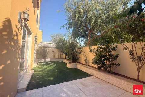 Villa itt: Dubai, EAE, 4 hálószoba, 240.7 m², azonosító: 678312 - fénykép 17