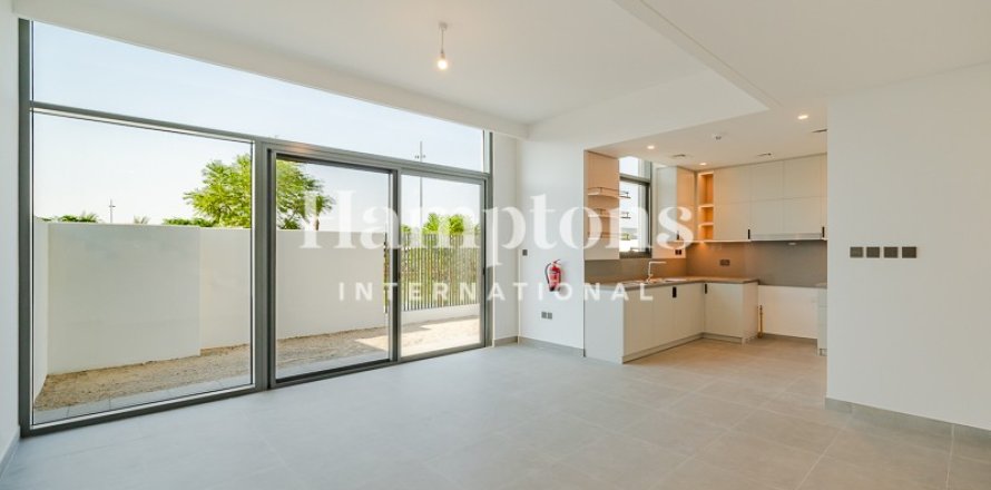 Radhus i Arabian Ranches 3, Dubai, UAE 4 sovrum, 252.1 kvm Nr. 679613