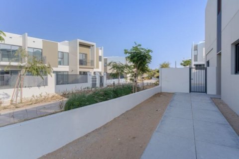 Villa til salgs i Dubai Land, Dubai, Emiratene 4 soverom, 383 kvm Nr. 678864 - Foto 6