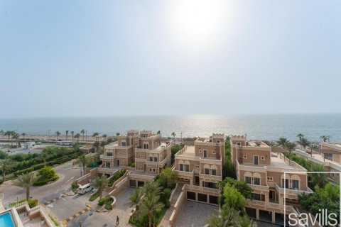 Apartment in Palm Jumeirah, Dubai, UAE 2 bedrooms, 195 sq.m. № 635224 - photo 13
