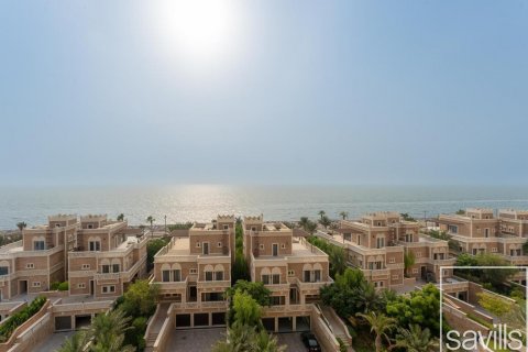 Apartment in Palm Jumeirah, Dubai, UAE 2 bedrooms, 195 sq.m. № 635224 - photo 3