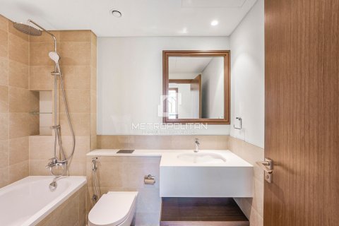 Lägenhet till försäljning i Dubai Harbour, Dubai, UAE 2 sovrum, 107 kvm Nr. 663148 - fotografi 16