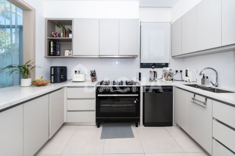 Řadový dům v Al Furjan, Dubai, SAE 4 ložnice, 347 m² Č.: 721950 - fotografie 9