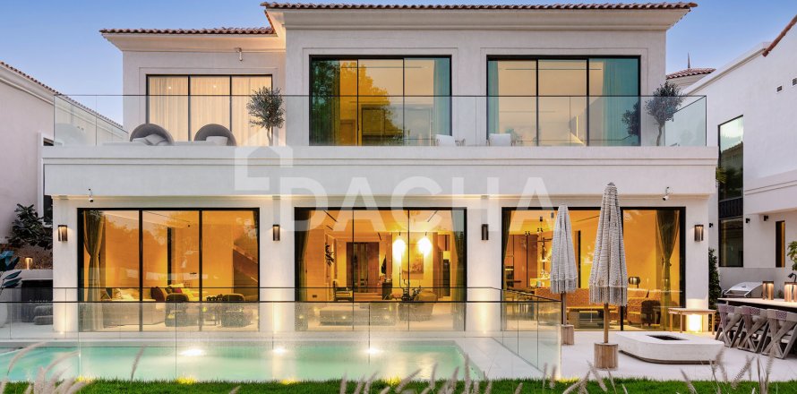 Vila v Jumeirah Golf Estates, Dubai, SAE 5 ložnice, 650 m² Č.: 721954