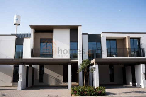 Townhouse in Arabian Ranches 3, Dubai, UAE 4 bedrooms, 249 sq.m. № 713709 - photo 1