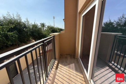 Villa in Dubai, UAE 4 bedrooms, 185.8 sq.m. № 689237 - photo 9