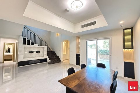 Villa in Dubai, UAE 4 bedrooms, 185.8 sq.m. № 689237 - photo 4