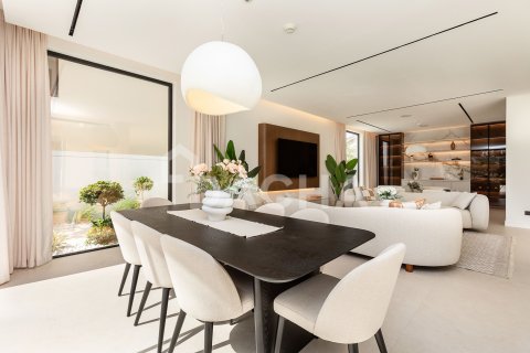 Villa til salg i Jumeirah Golf Estates, Dubai, UAE 5 soveværelser, 479 kvm № 714644 - foto 15