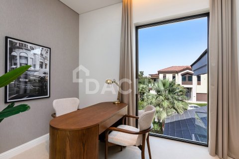 Villa til salg i Jumeirah Golf Estates, Dubai, UAE 5 soveværelser, 479 kvm № 714644 - foto 25