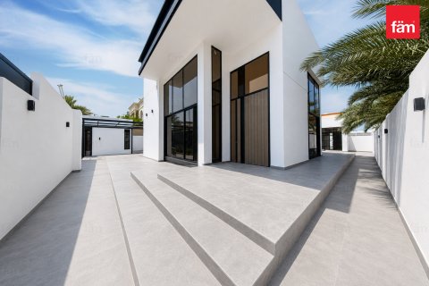 Villa a Al Barsha, Dubai, EAU 4 camere da letto, 929 mq. № 740478