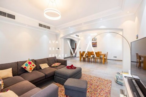 Vila di Greens, Dubai, UAE 4 bilik tidur, 777.48 meter persegi № 637644 - foto 20