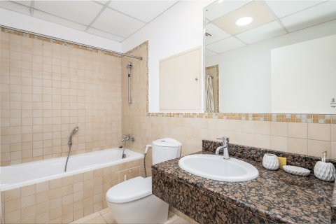 Apartament de închiriat în Jumeirah Beach Residence, Dubai, EAU 2 dormitoare, 120.57 mp.  №750330 - poză 13
