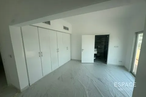 Villa in Meadows, Dubai, UAE 4 bedrooms, 390 sq.m. № 650135 - photo 6