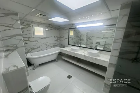 Villa in Meadows, Dubai, UAE 4 bedrooms, 390 sq.m. № 650135 - photo 7